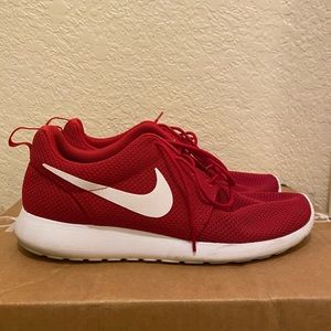 Nike Roshe Run - Gym Red